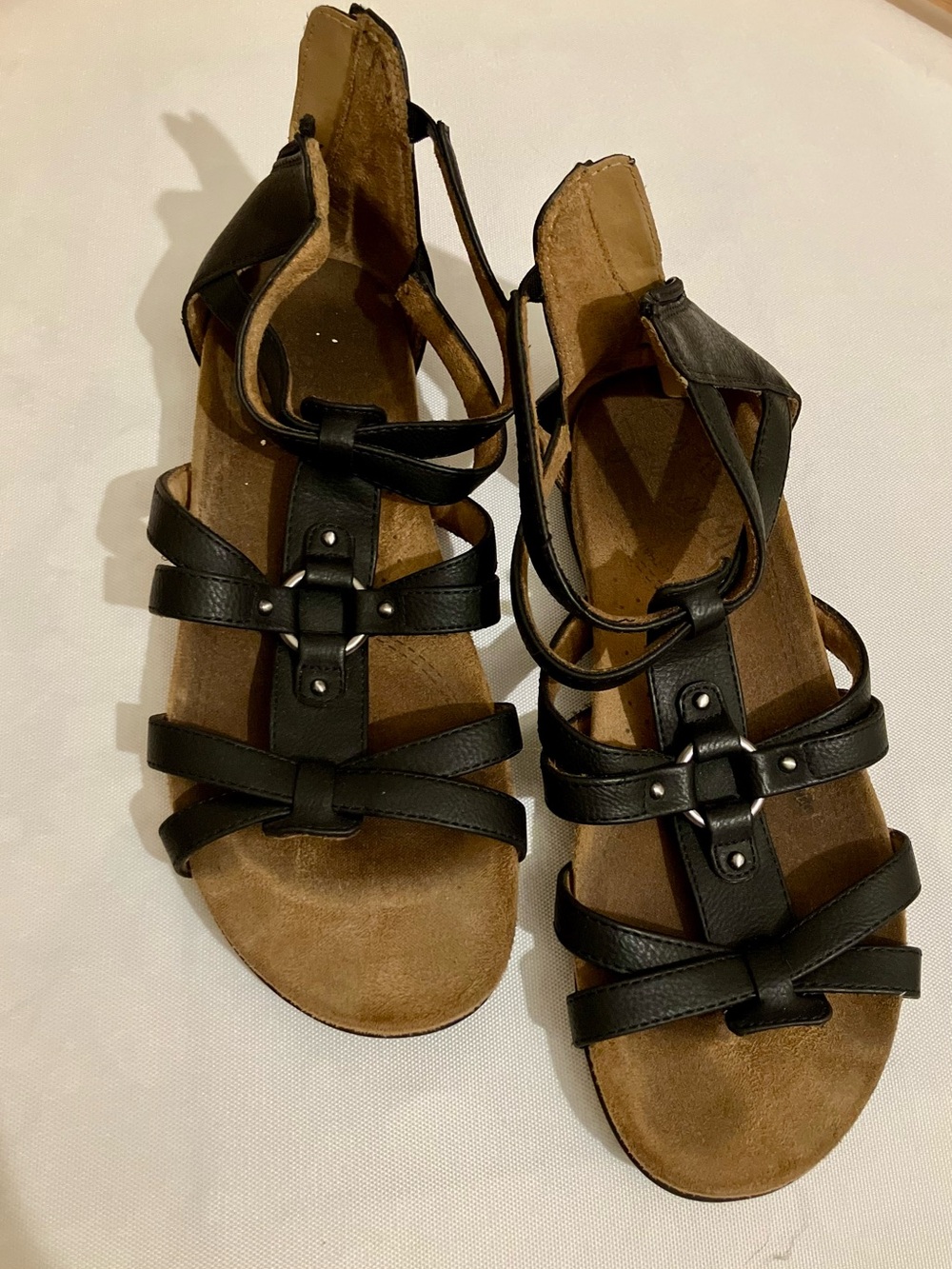 Natural Soul Black Strappy Zip Closure Gladiator Sandals 7M